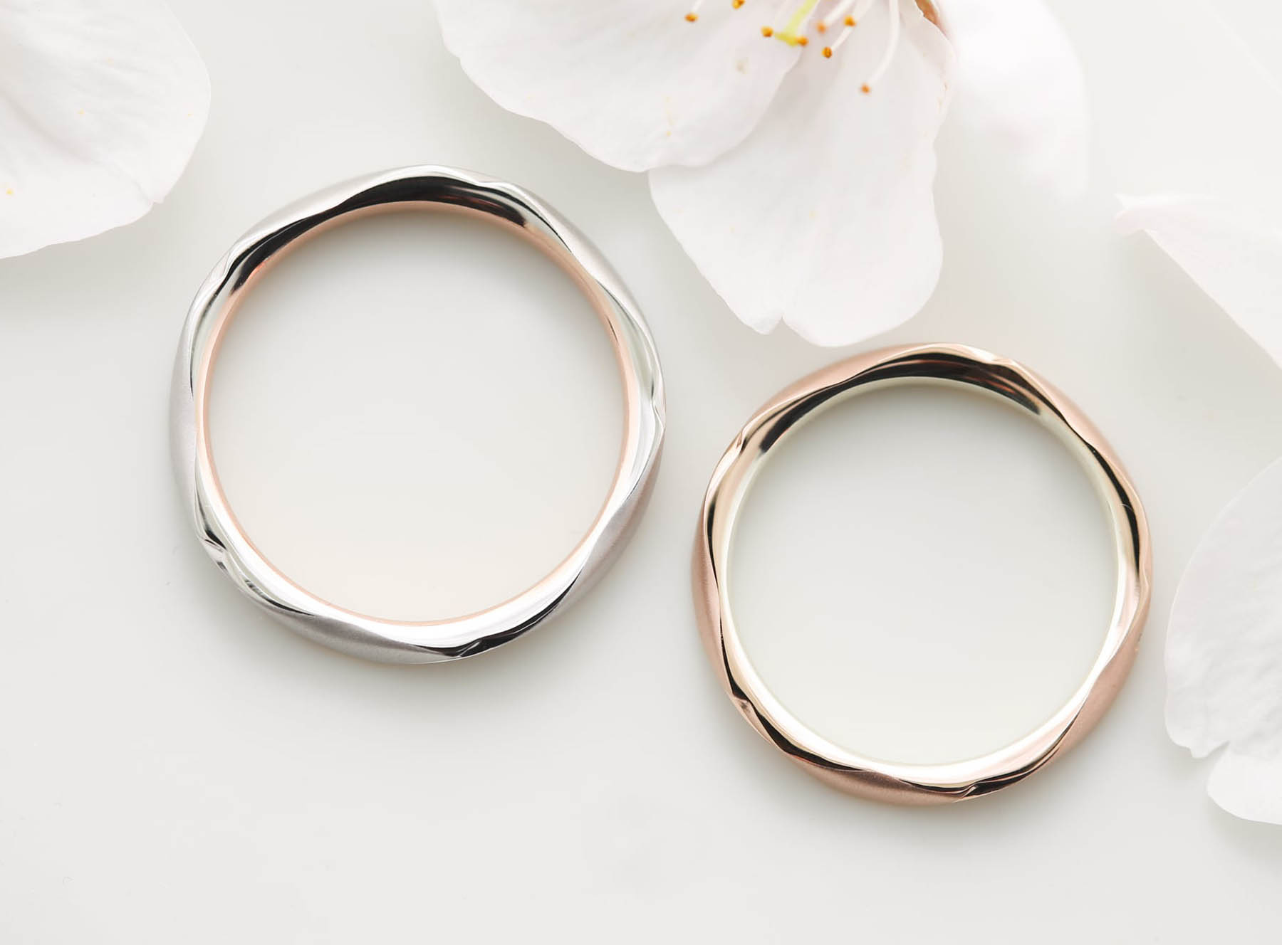 和モダン特集｜桜や木目をモチーフにした結婚指輪