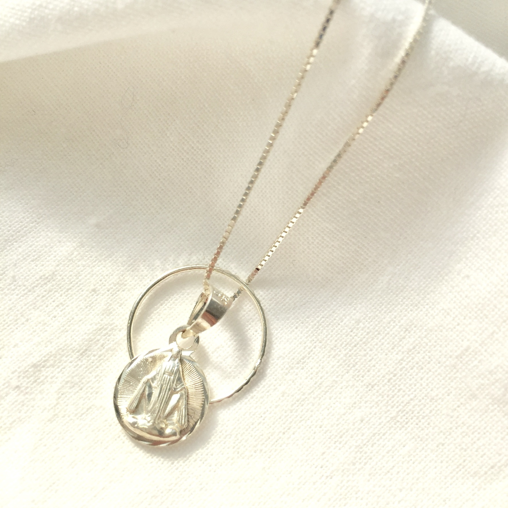 ずっと身に付けられるジュエリーを。Playaで揃えるSilver925ネックレス。