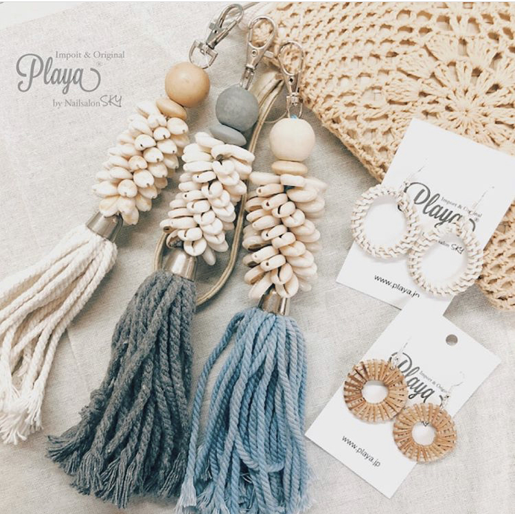 Tassel with Shells Key Holder