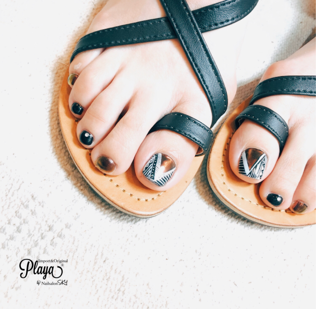 Strap leather sandal