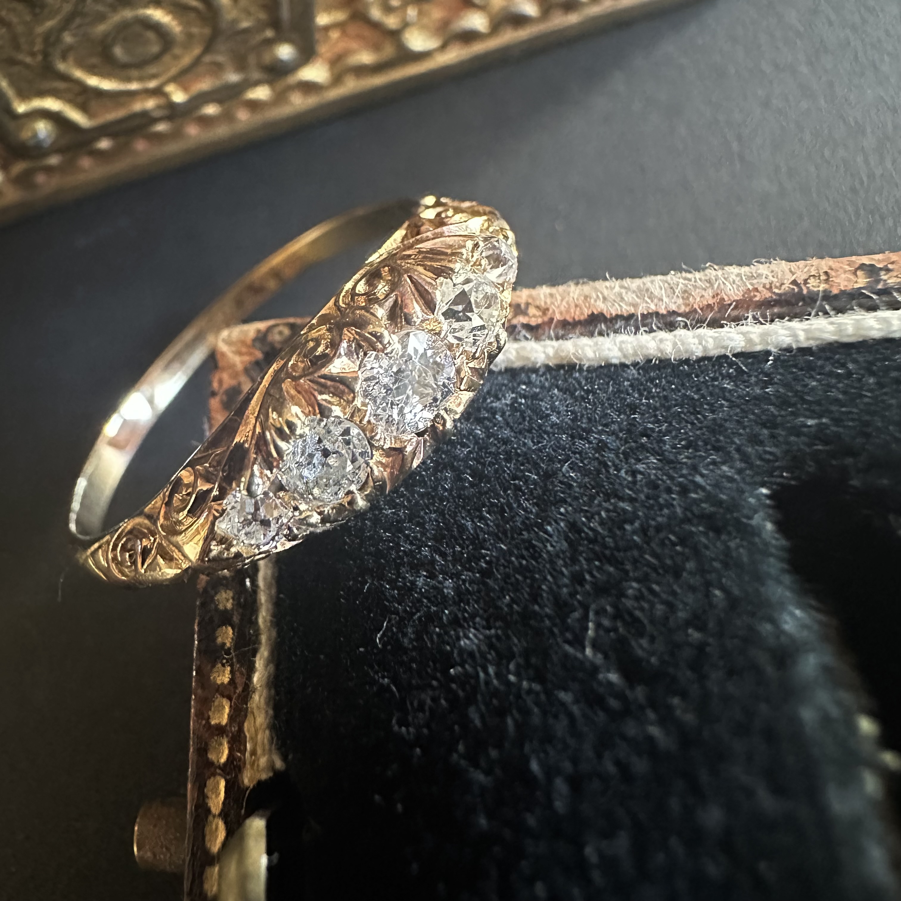 オールドカットダイヤモンドファイブストーンリング