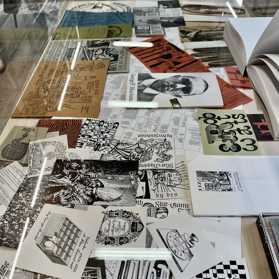 SKAC/ twlvebooks内の清里現代美術館常設展示をFLUXUSに衣替え