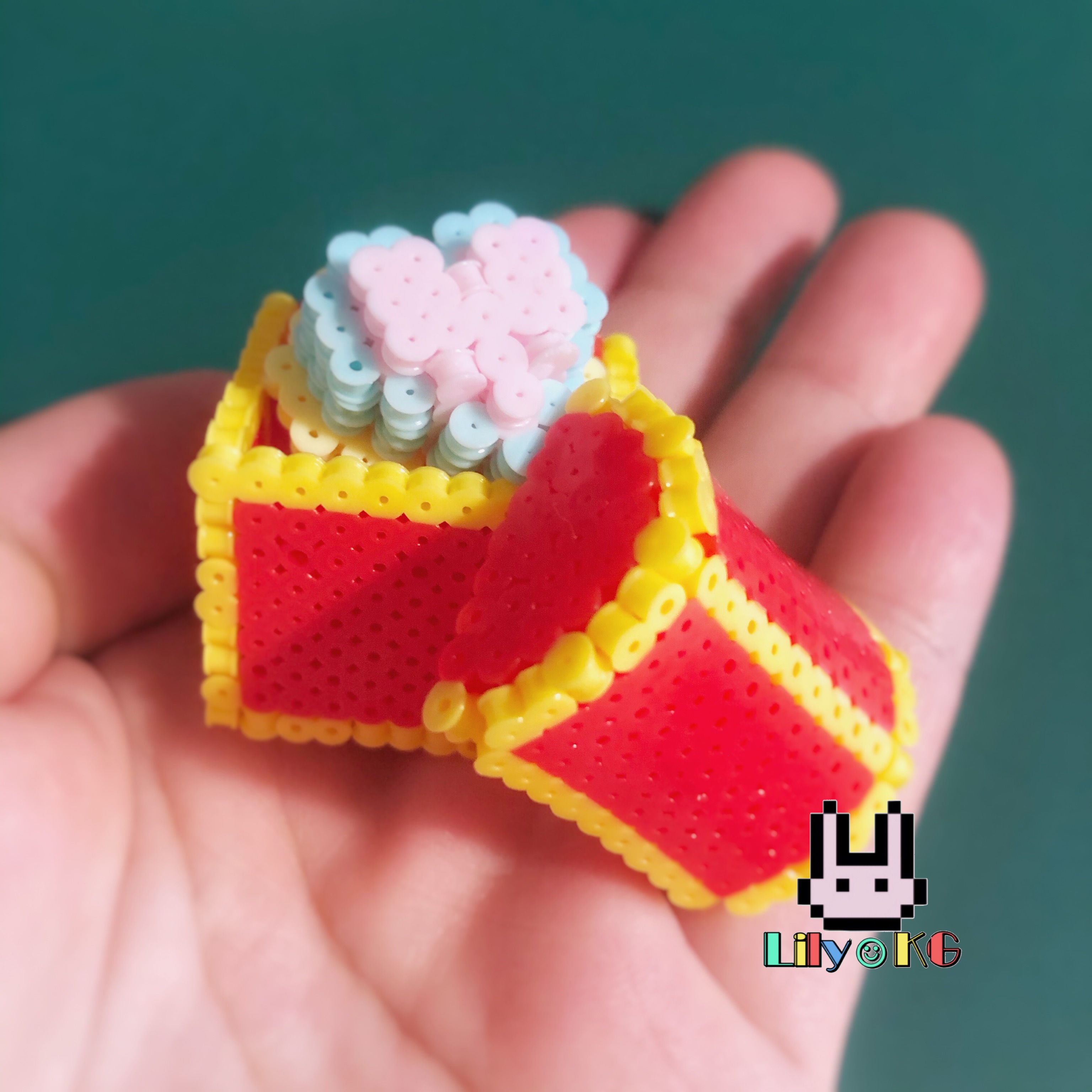 アイロンビーズアクセサリー Lily Kg