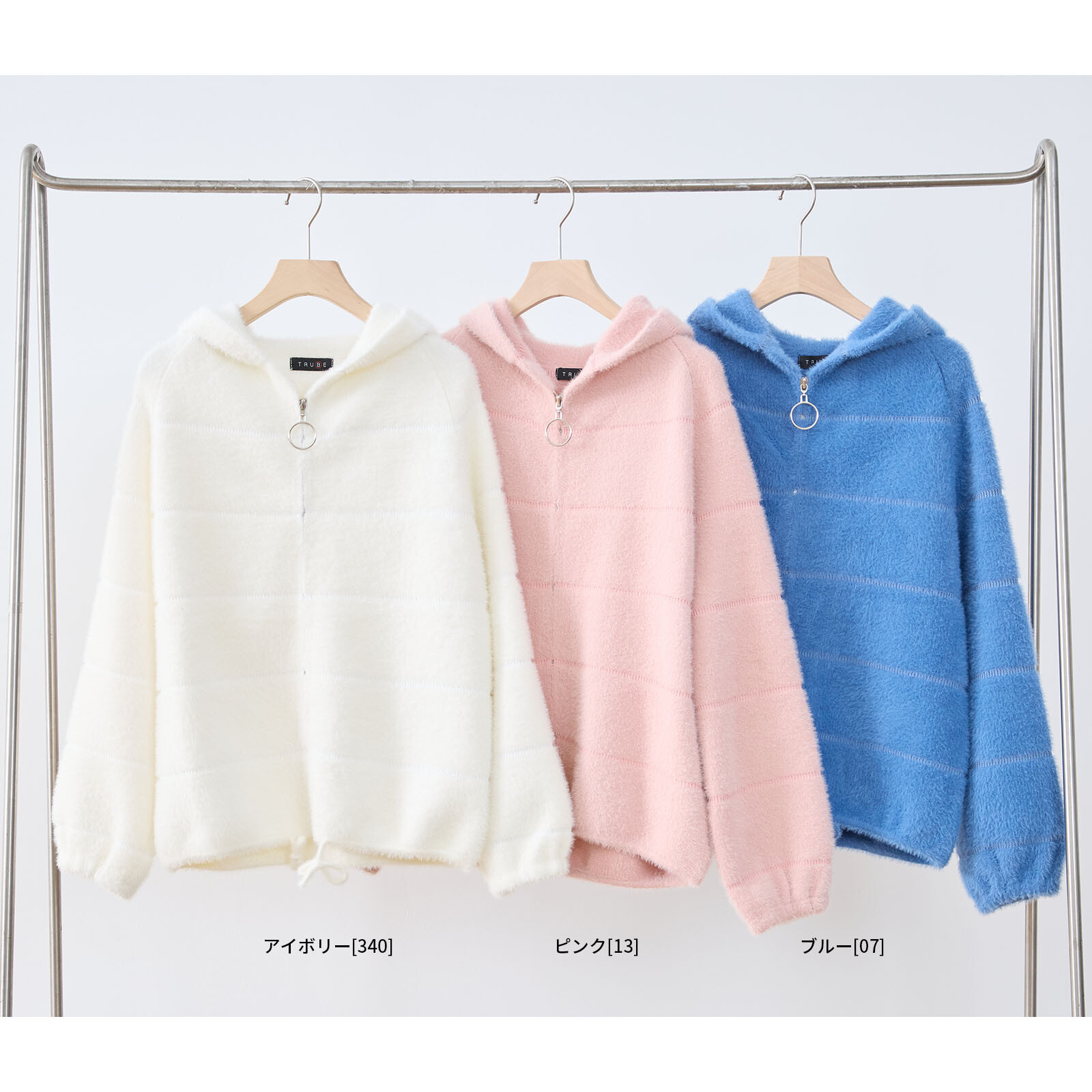 ティアードファーリングZIPフードブルゾンの魅力とコーディネート術