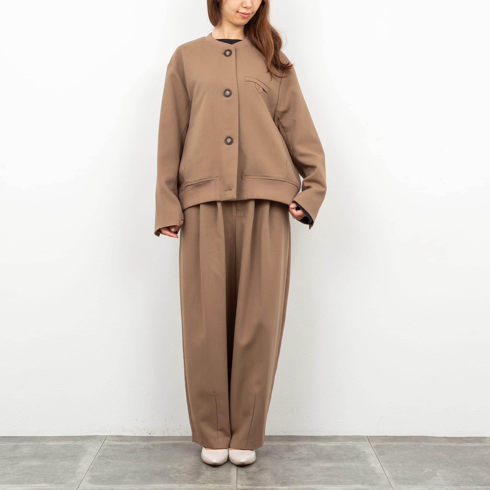 きれいめにも使いやすいブルゾンコーデ