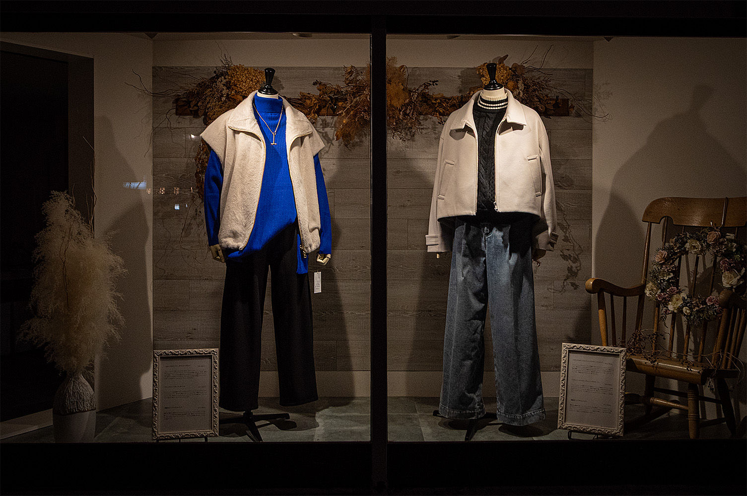 ウィンドウのマネキン着替えました　１１／１６