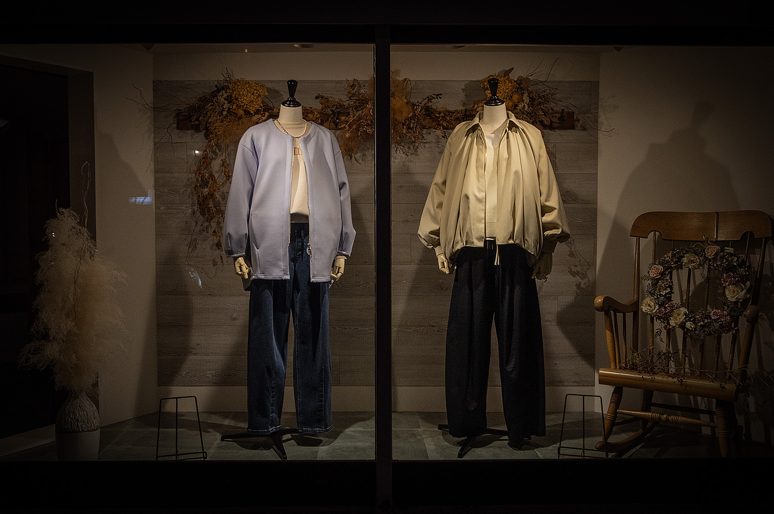 ウィンドウのマネキン着替えました　２／１６