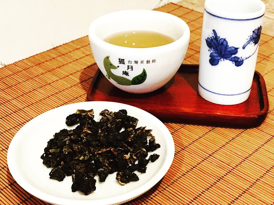 台湾の凍頂烏龍茶や高山茶や鐵観音や金萱茶の茶葉はなぜ丸いのでしょう。