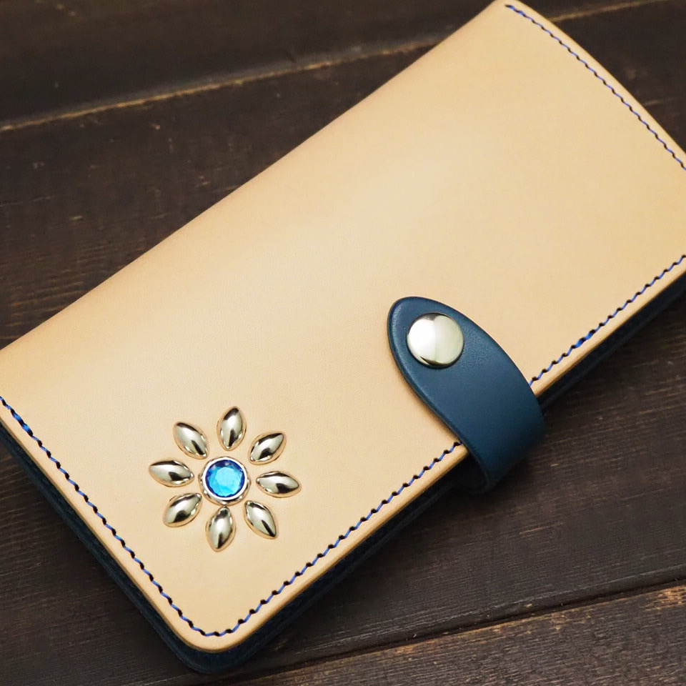 スタッズスマホケース