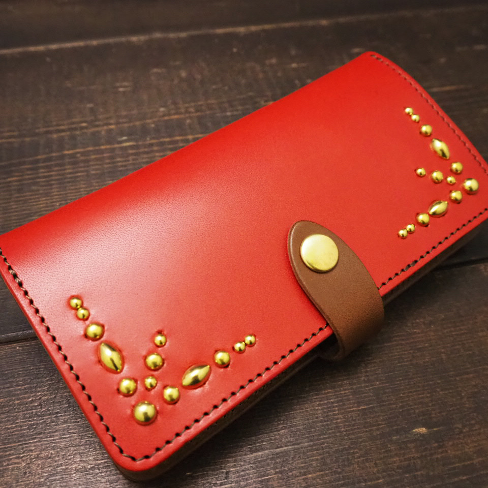 スタッズスマホケース