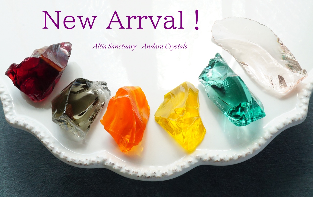 New！中粒サイズのアンダラクリスタル６点入荷のお知らせです🌟