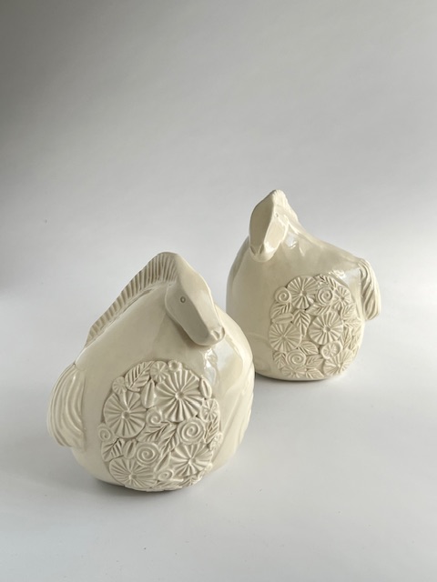 白い馬に、幸せを託して(No.225)