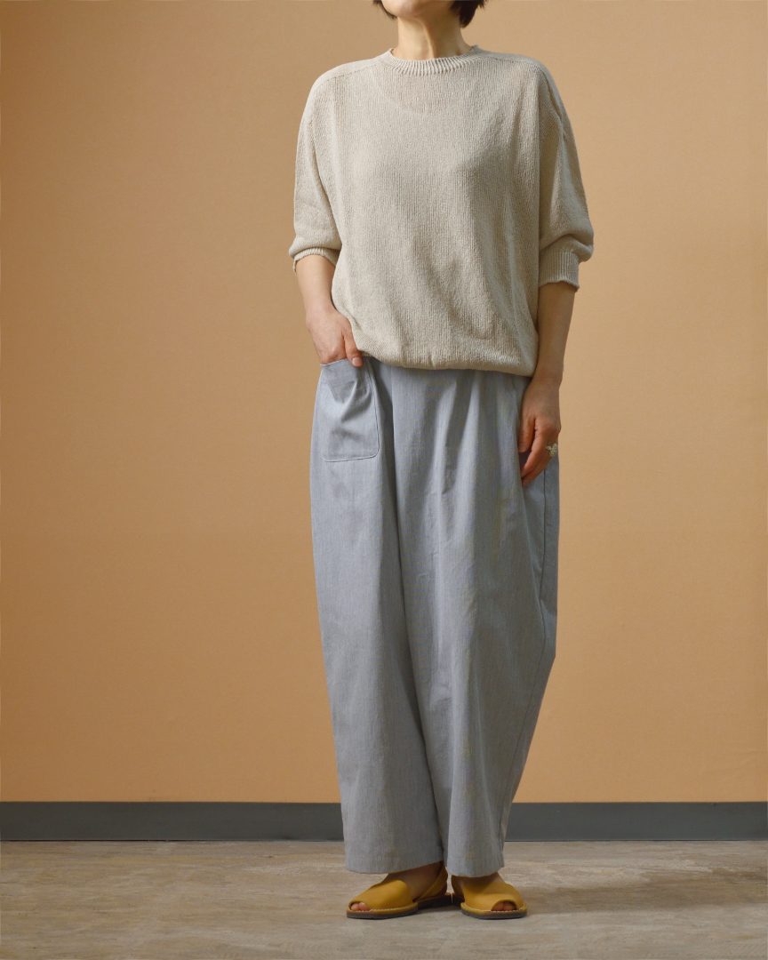 Linenyaのニットとパンツ