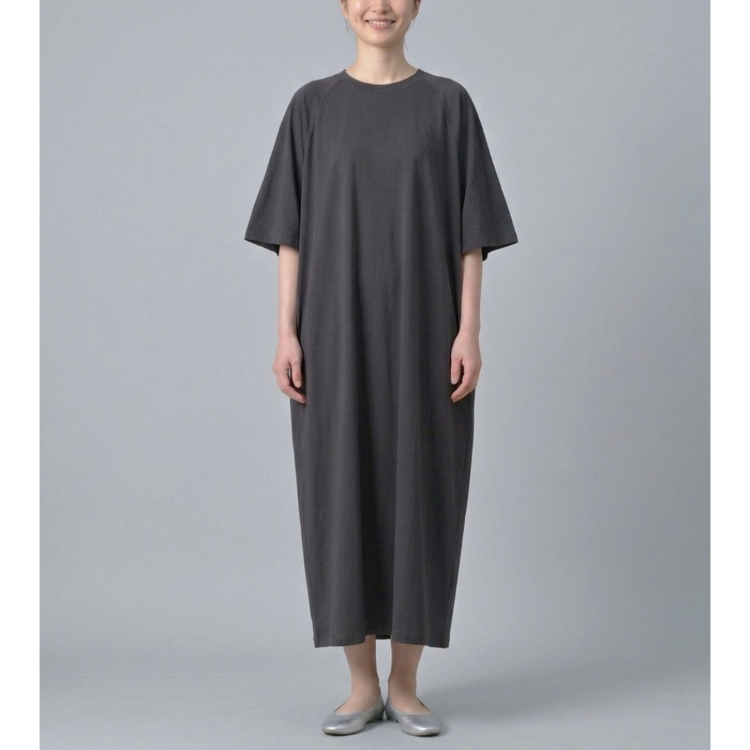 肌にやさしい、涼やかな一枚。夏を上品に纏うロングワンピース