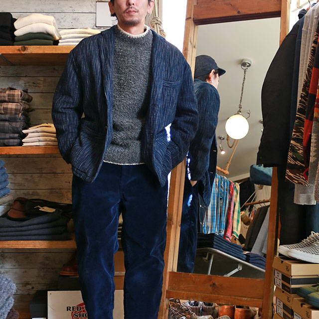 寒くなってきましたので...インナーには「Chenilie Knit Sweater」で決まりです。