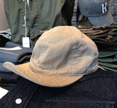 ヴィンテージファブリックを使用した数量限定Cap。