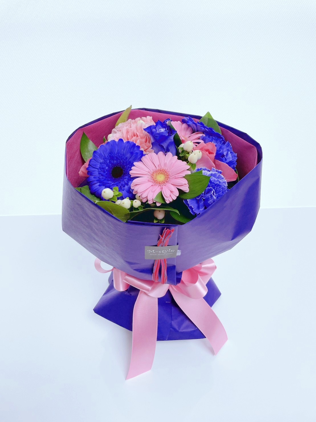 ピンクとブルーのお花のブーケスタイル花束♡
