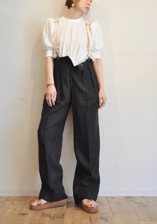 "M53." お勧めはリネン素材のパンツ。