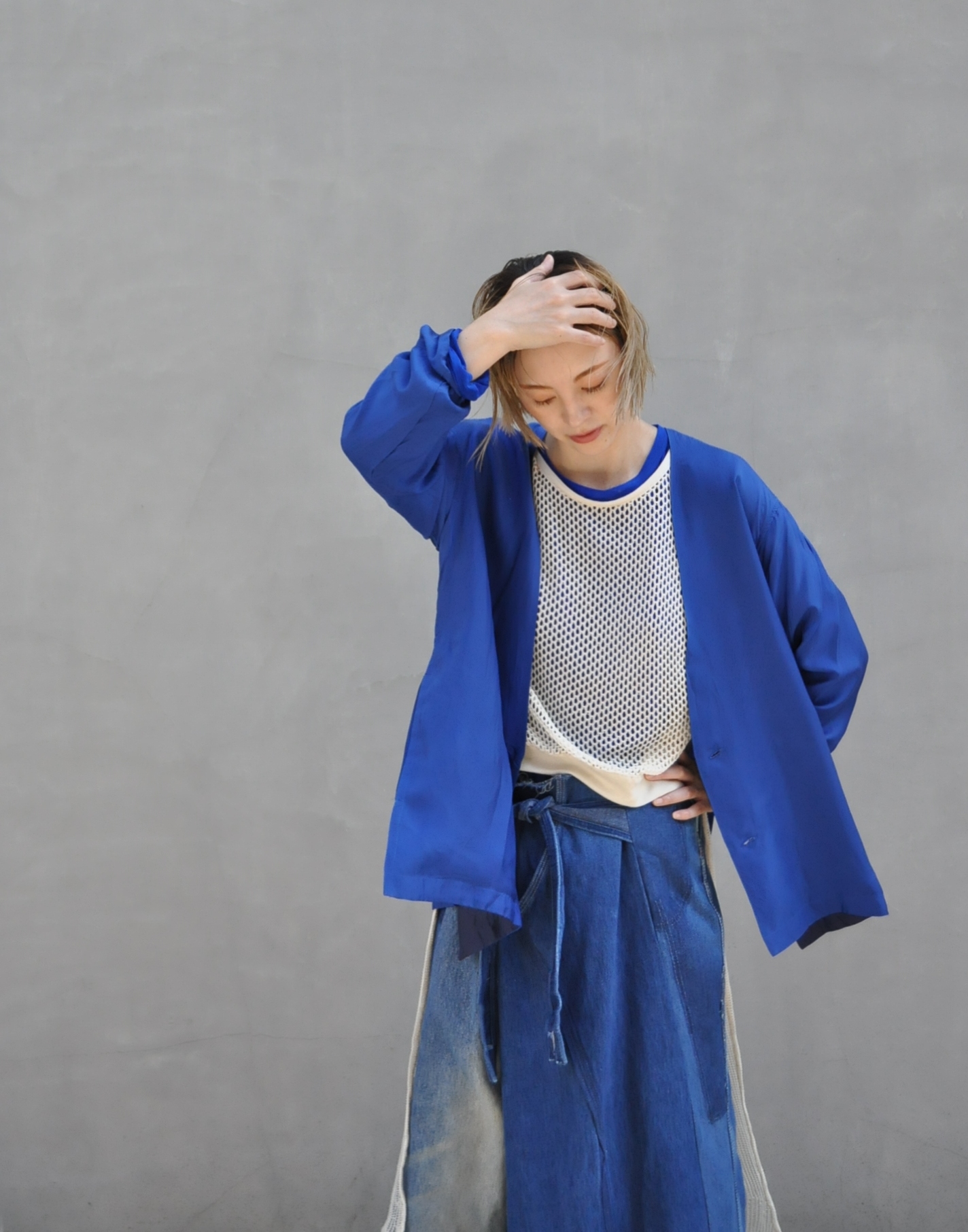 "hippiness" ウォーカージャケットを着る。