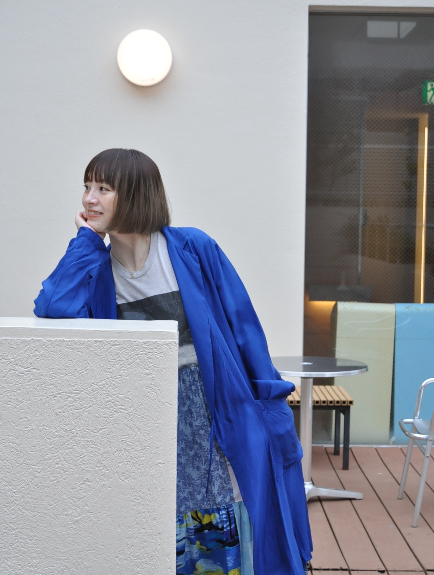 "hippiness" キュプラコートを着る。