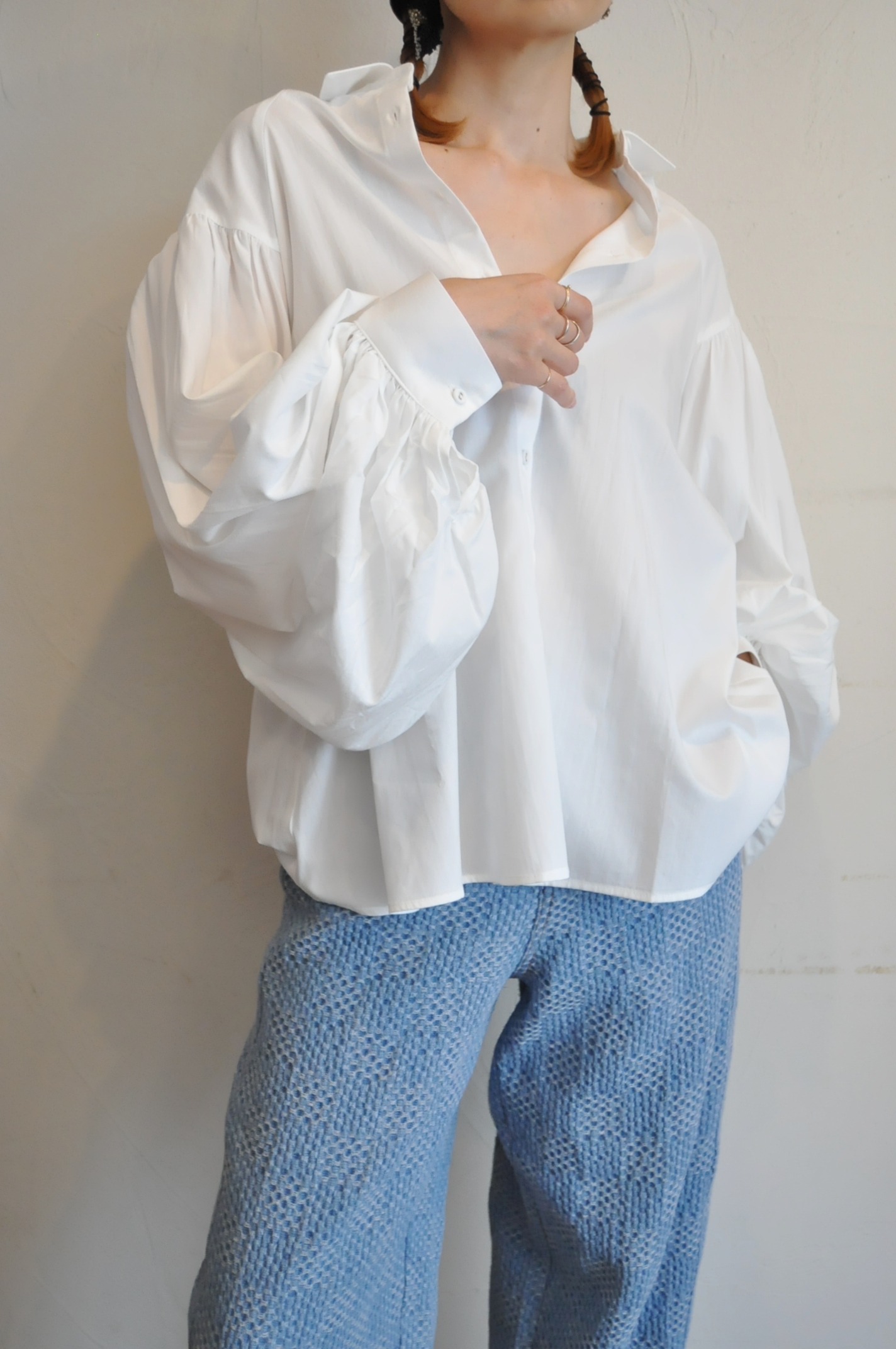 "margaux" ボリュームスリーブブラウス。
