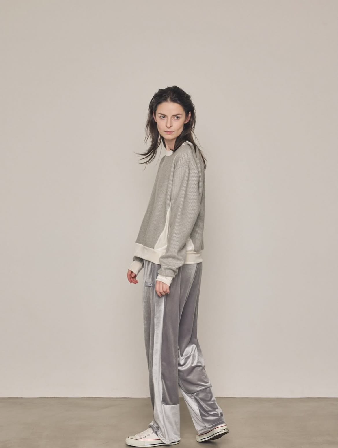 "LOOPER"挑発的かつエレガントなベロアシリーズ