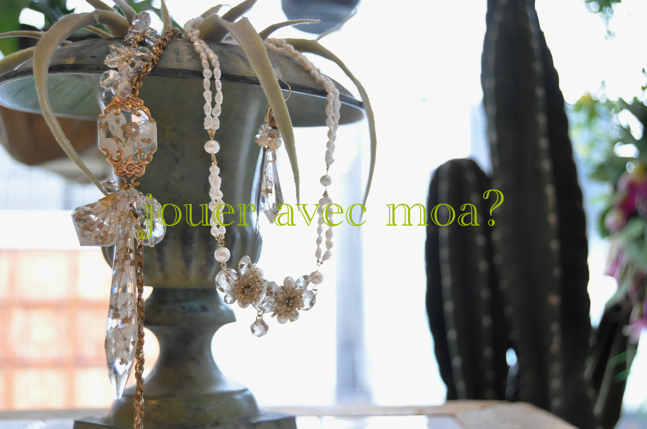 ”jouer avec moa?” 樹脂を使ったアクセサリー。