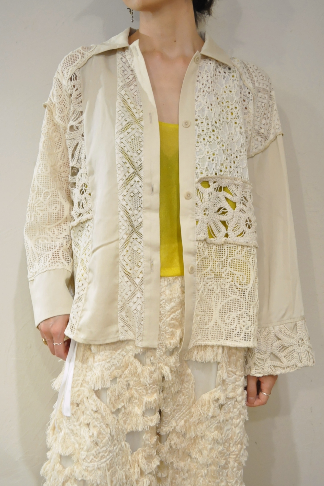 "RehersalL"繊細な美しさを纏うブラウス