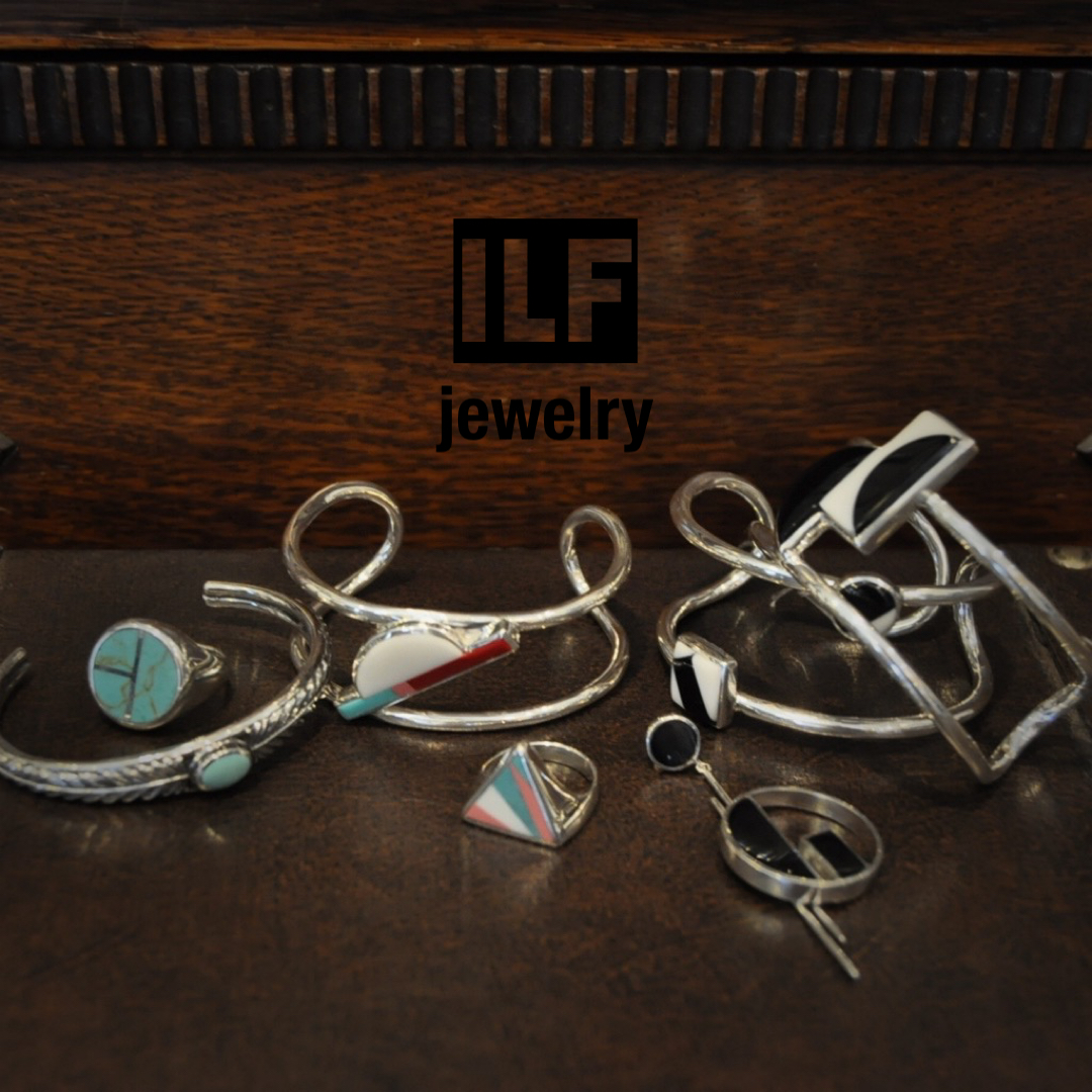 "ILF"シンプルでオリジナリティのある一点物