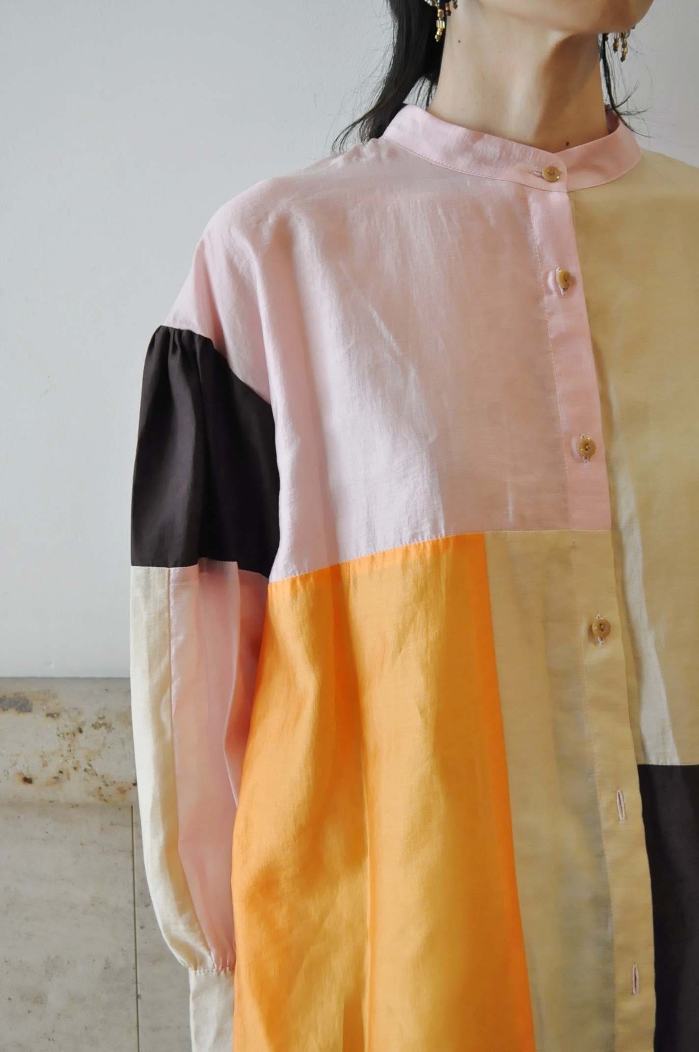 "RehersalL"配色で魅せるシャツ。