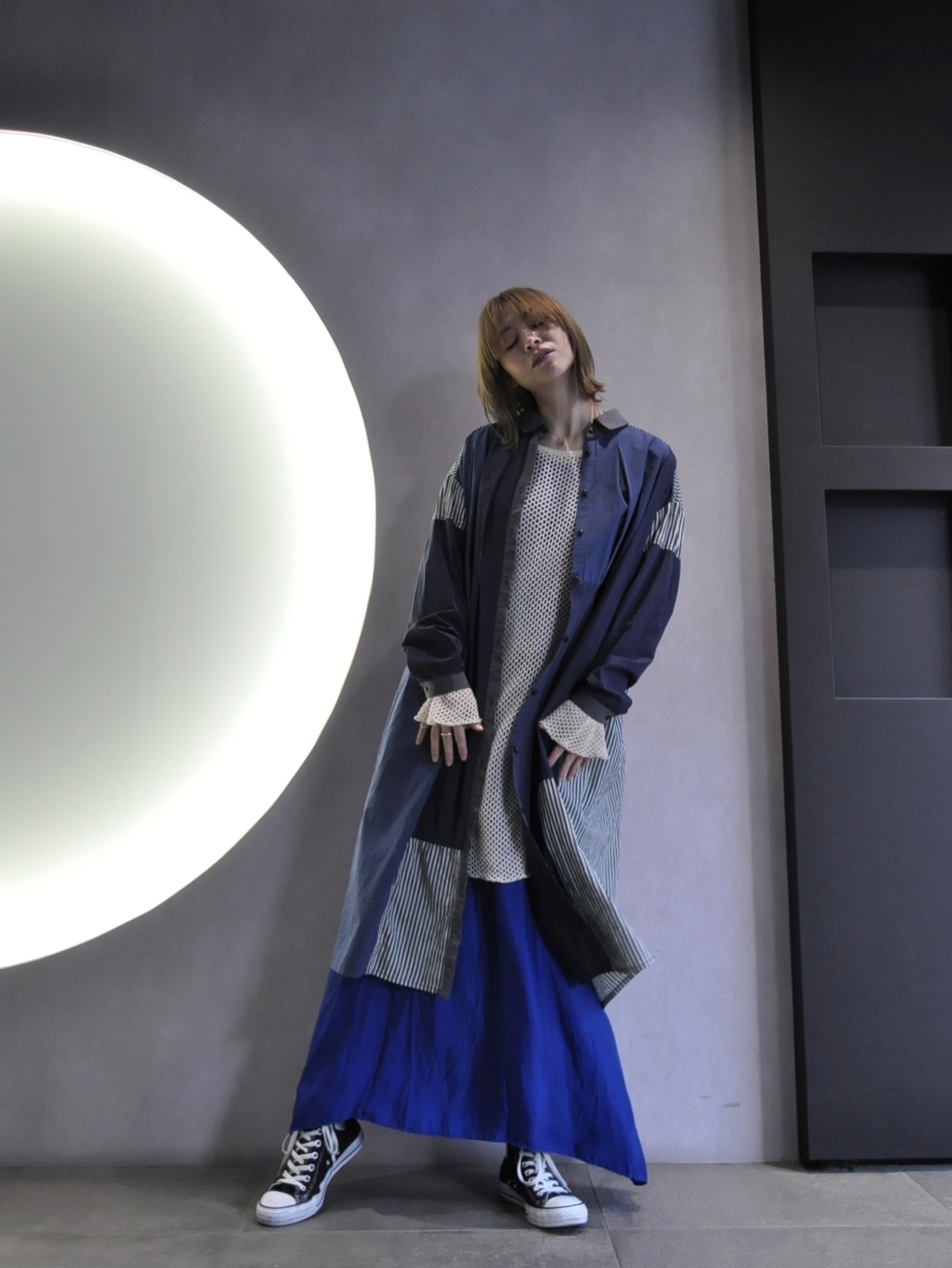 "garance et violette" シャツワンピを着る。