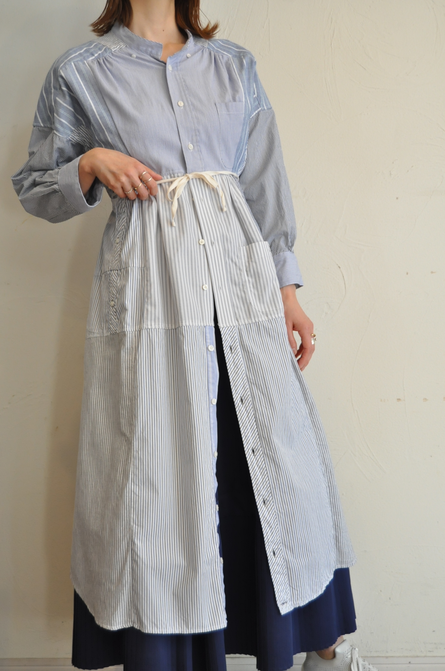"RehersalL" ストライプシャツパッチワンピース。