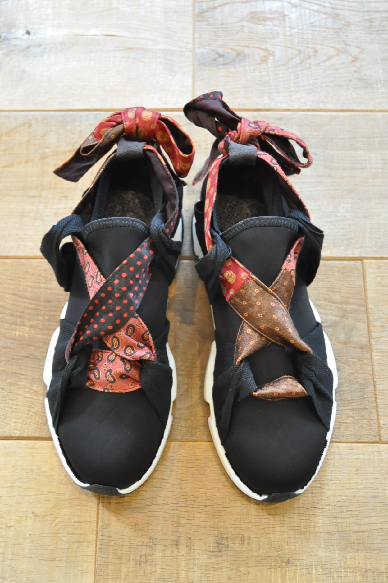 "RehersalL" パジャマパッチリボンスニーカー。