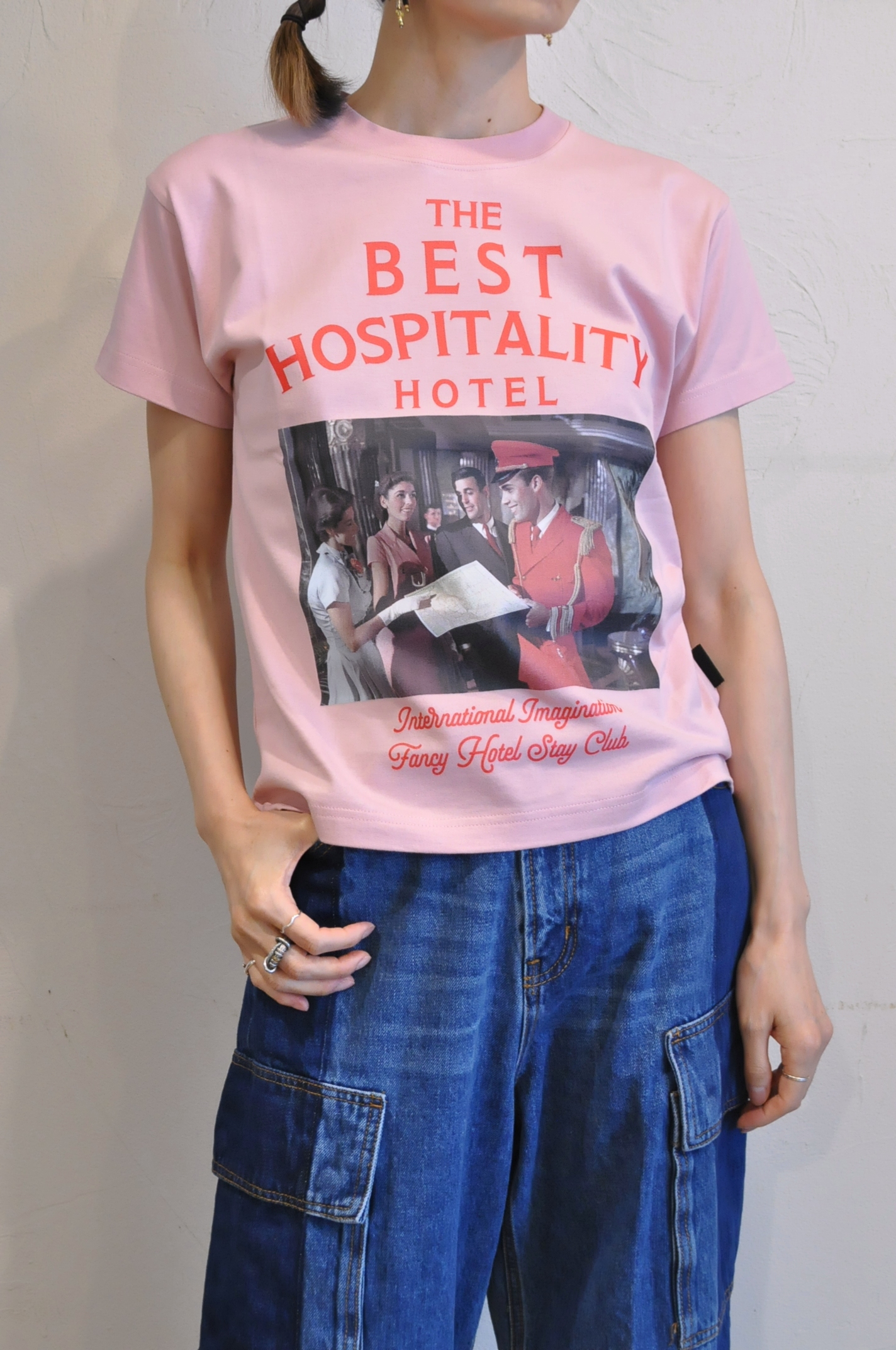 "THOMAS MAGPIE" HOTELがテーマのTシャツ