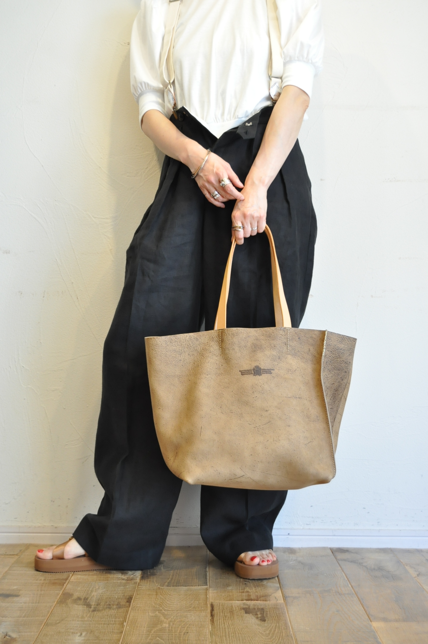 "saranam" 大容量のトートバッグ。