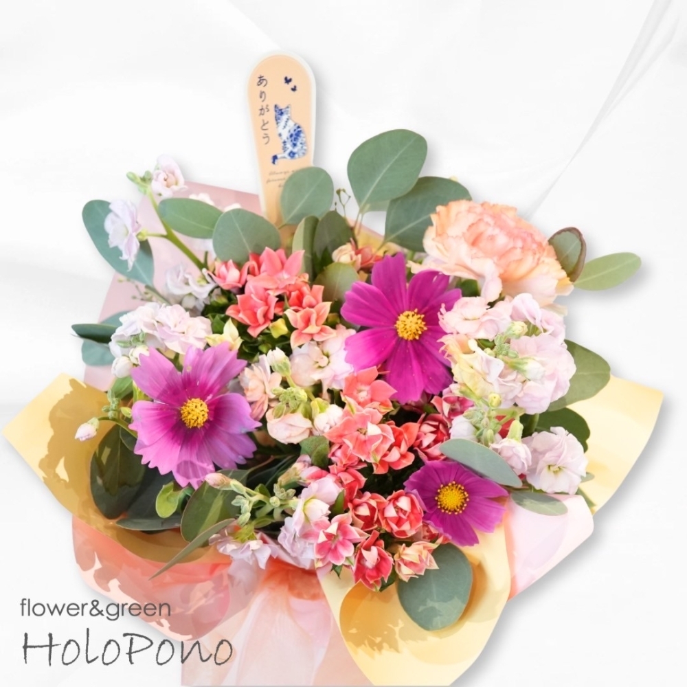 猫ちゃん雌用お供えアレンジ—可愛らしさと優しさをお花に込めて