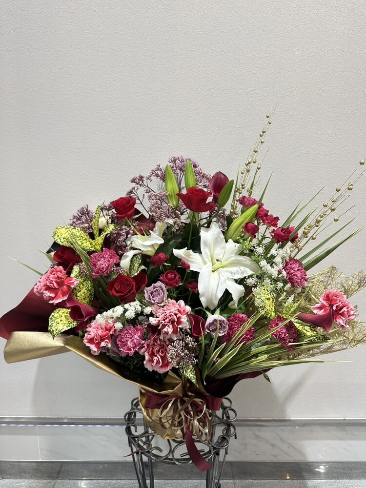 お祝い生花アレンジ｜思いをお花に