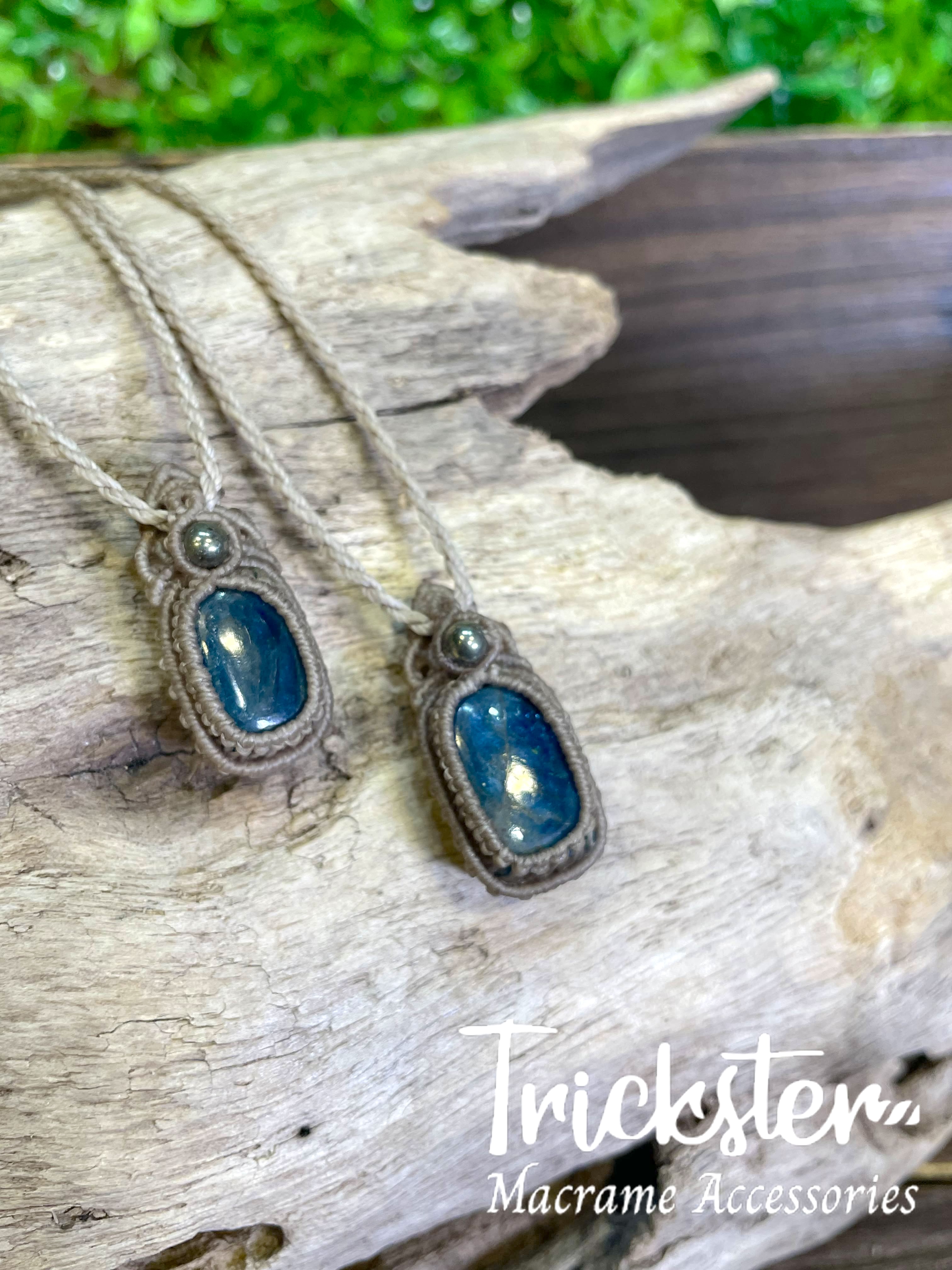 マクラメペンダント3点、ブレスレット3点を追加いたしました