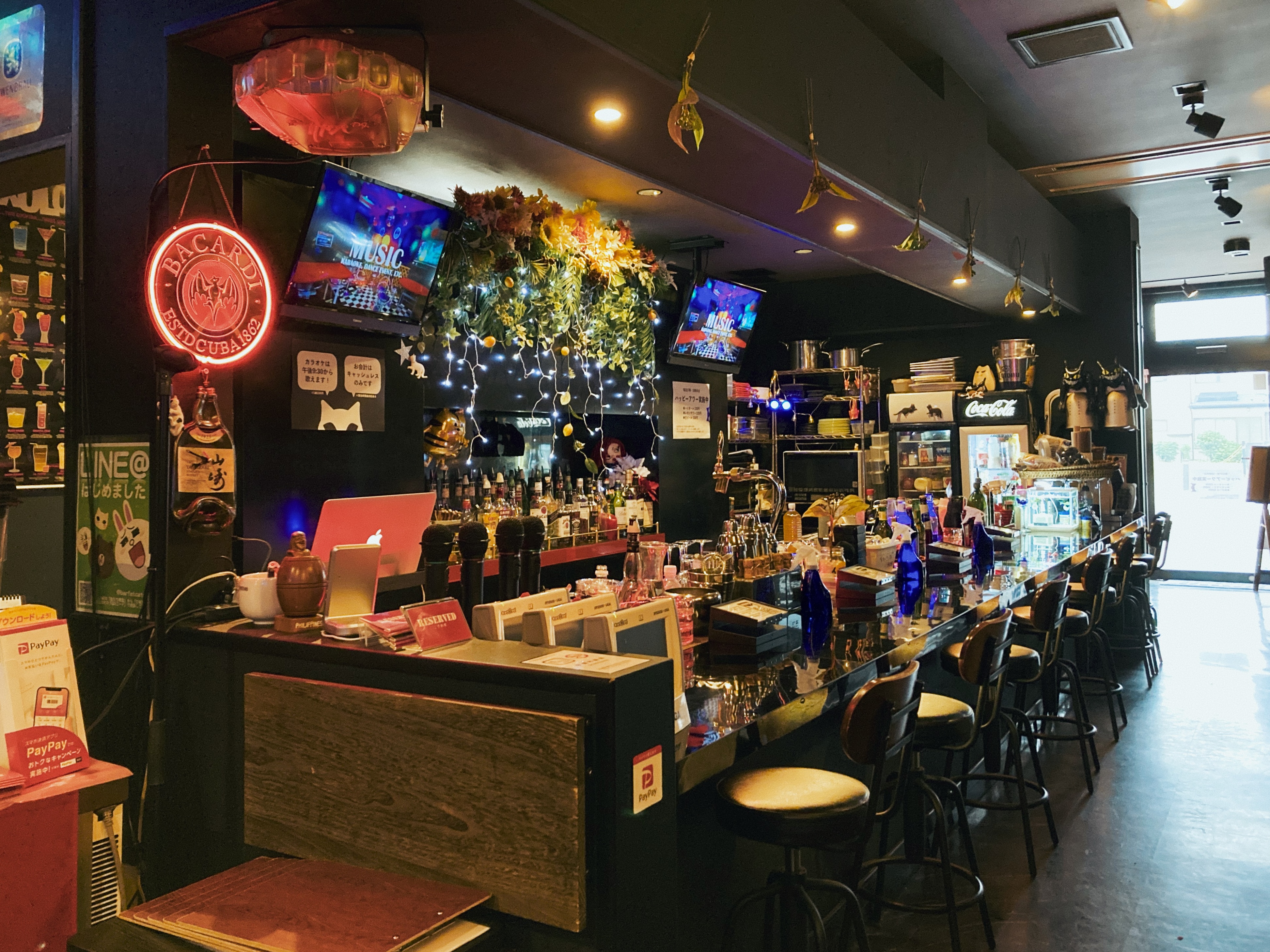 場所が作りたくて、お店を始めました