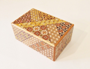 About the size of Himitsubako puzzle box - sun寸