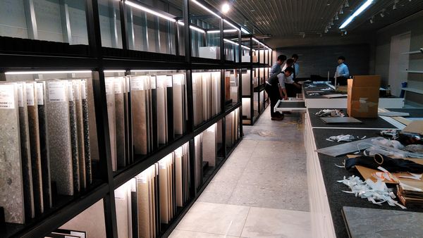 当店のタイルが実際にご覧いただけます！新ショールーム、作成中！