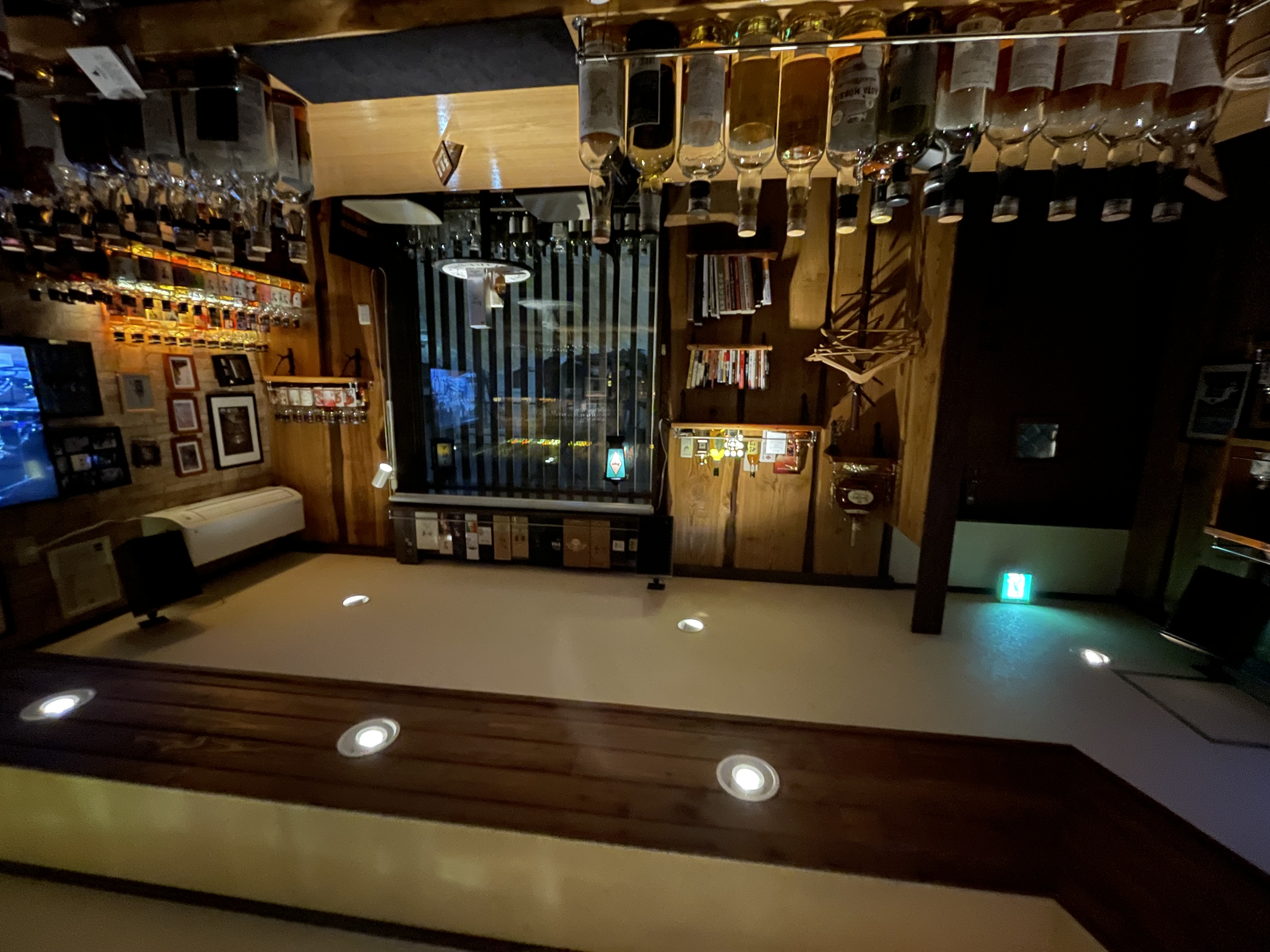 本日の建国記念日はご予約をいただきましたので営業いたします。