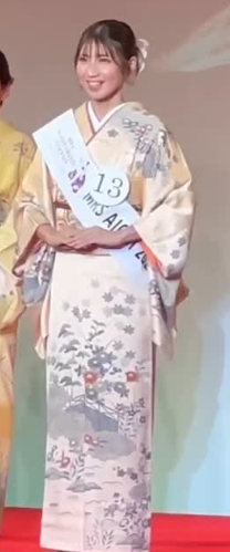 モデルの桜木まゆさんに当店の髪飾り・簪を着物ショーにてご愛用いただきました