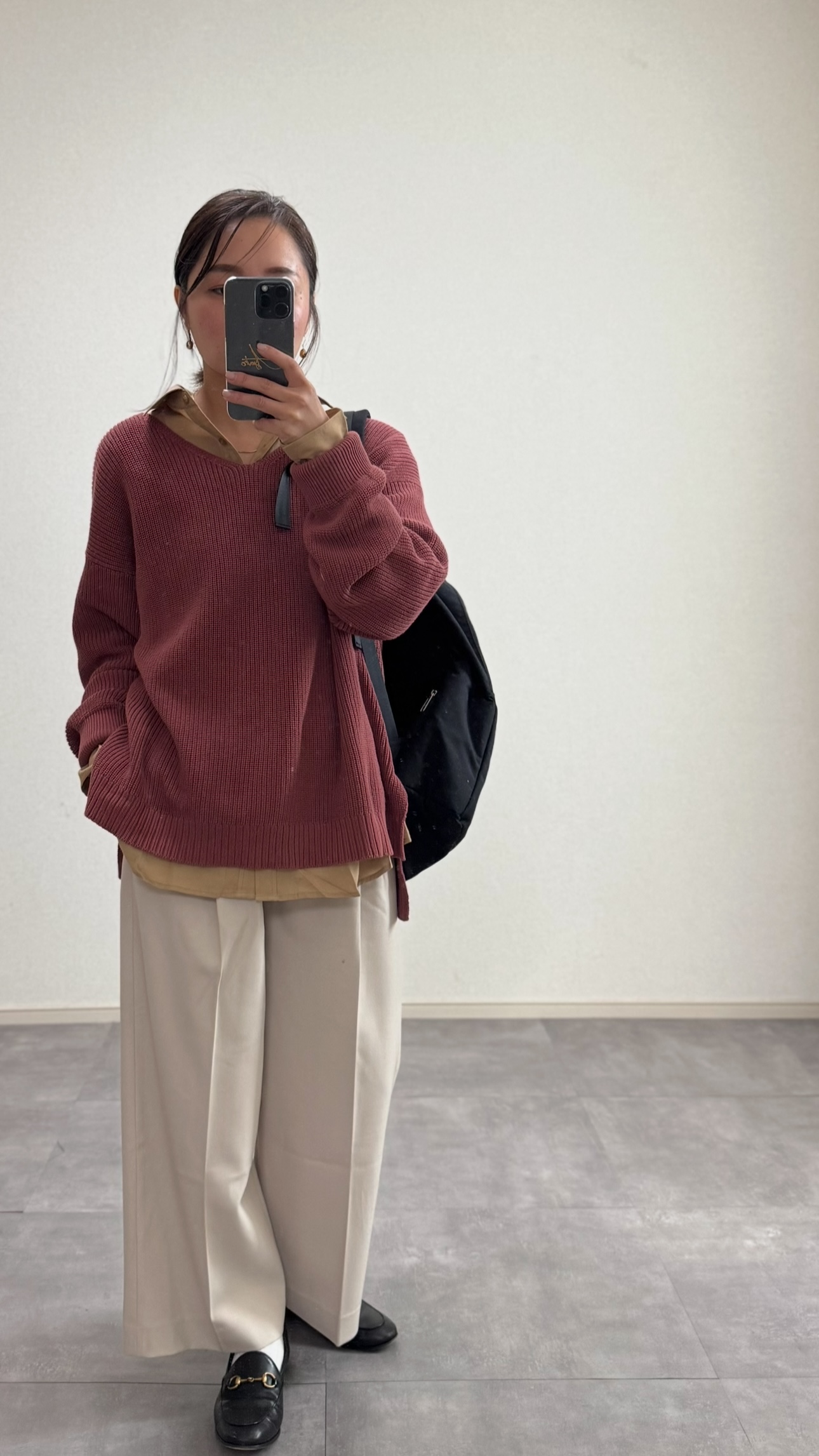 ニットにシャツINが可愛い♡