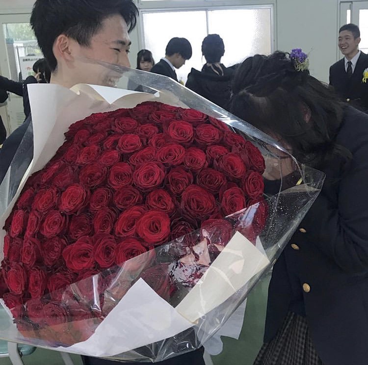 卒業式で100本のバラ🌹