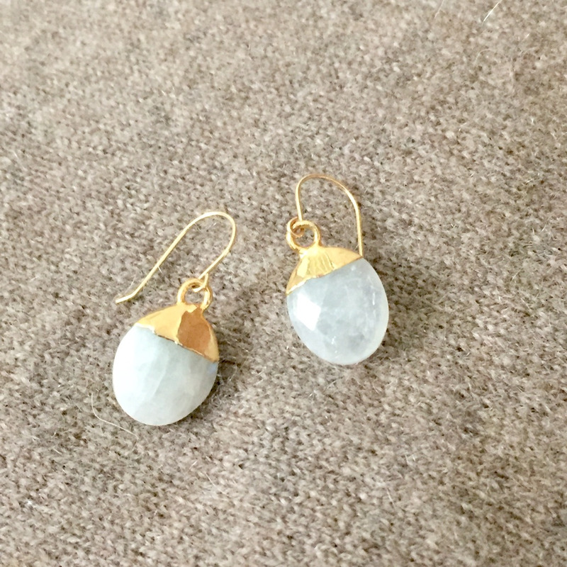 王冠ピアス