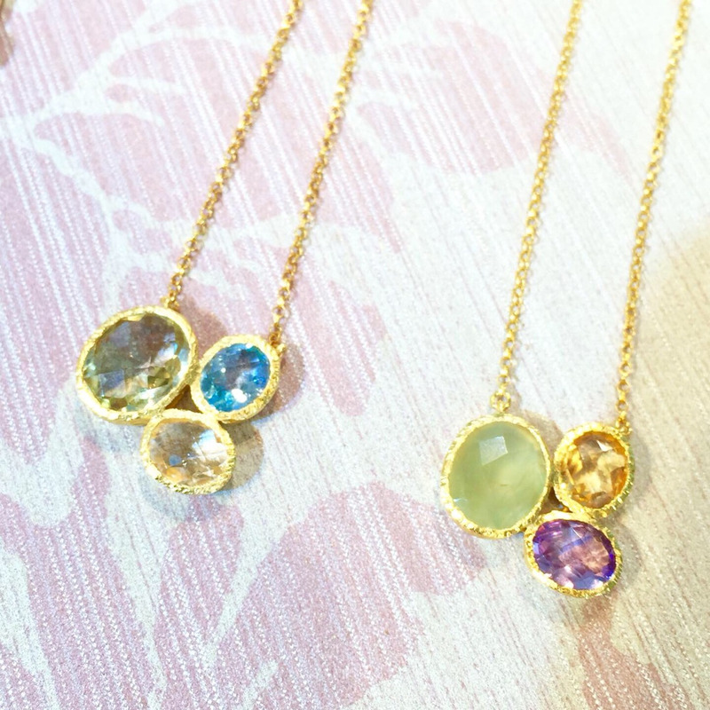 スリーストーンネックレス☘️