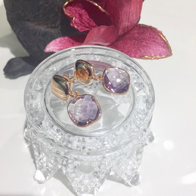 春色ピアス