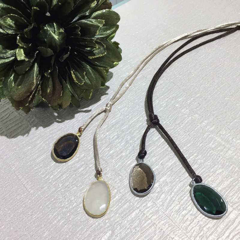 新作シルクコードネックレス