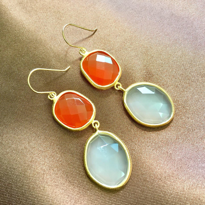 レッド&ホワイトピアス